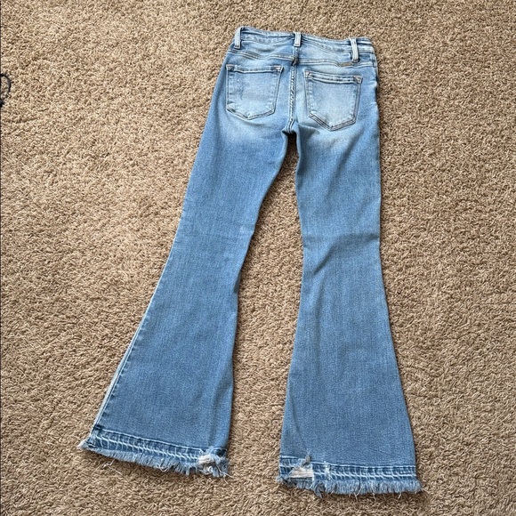 KanCan Flare Jeans button-fly with Distressed Hem - Picture 5 of 7